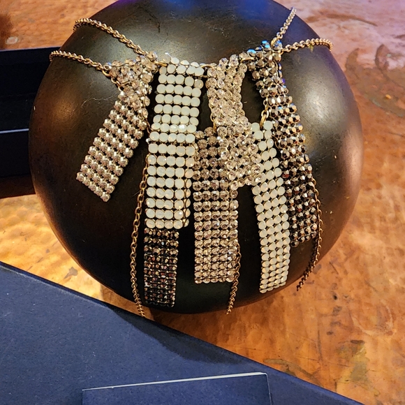 Gorgeous Swarovski Authentic Swan Signed Crystal Waterfall Statement Necklace - Picture 6 of 11